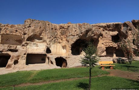 Eski Gumusler Monastery