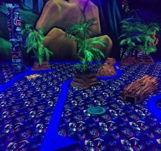 Funfuzion Glow Mini Golf