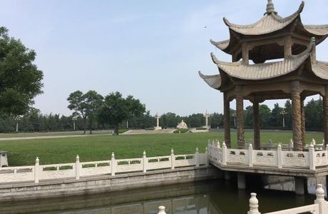 Shun Emperor Cemetery Temple