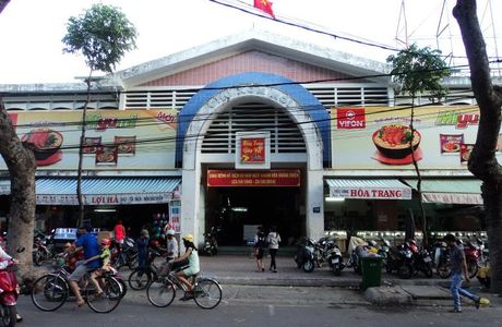 Xom Moi Market