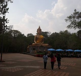 Puttha Utthayan and Pra Mongkol Ming Muang