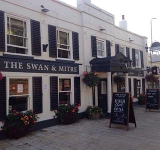 The Swan & Mitre