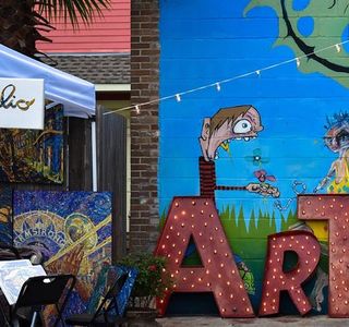 Frenchmen Art Market