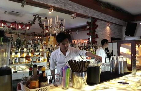 Roses Lounge Club