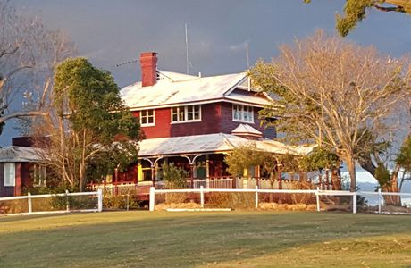 The Overflow Estate 1895