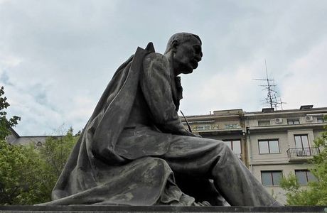 Hviezdoslavov pomník