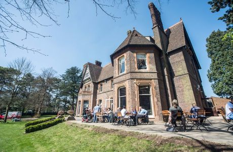Wardown House, Museum and Gallery