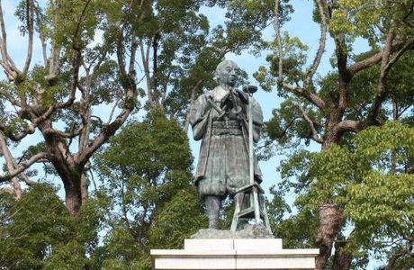 Statue of Ino Tadataka