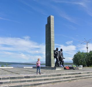 Monument to the Defenders of Polar Region