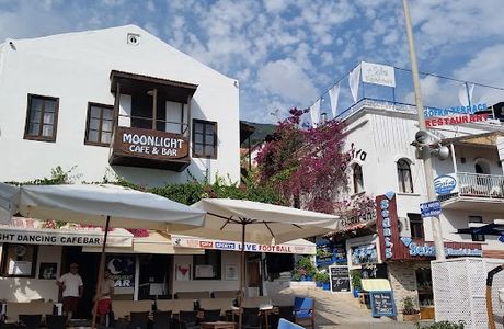 Moonlight Bar