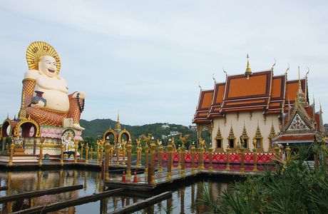 Wat Plai Laem