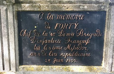 La Tour Denkmal