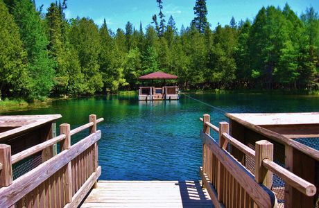 Kitch-Iti-Kipi (The Big Spring)