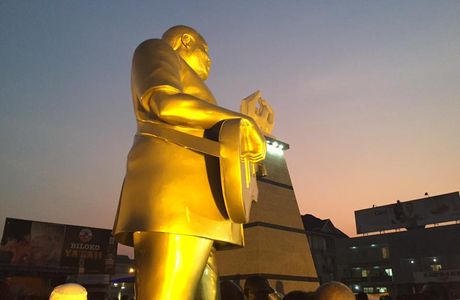 Statue de Franco Luambo