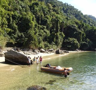 Amendoeiras Beach