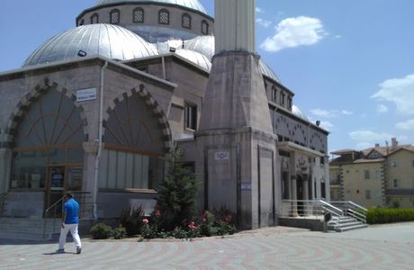 Urgup Musalla Camisi