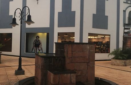 Jesuita Plaza
