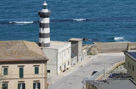 Faro di Ortona