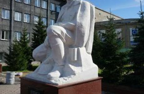 Boris Bogatkov Statue
