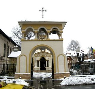 Biserica Sfintei Cruci si a Sfantului Vasile cel Mare