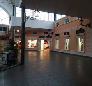 Factory Outlet Ursus