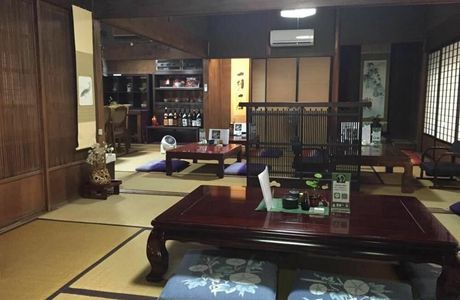 Wakayama City Tsutsujigaoka Tennis Club House