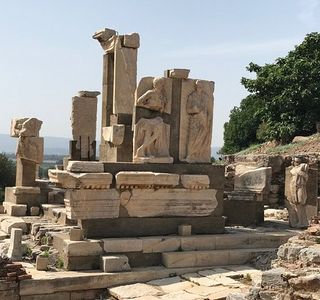 Memmius Monument