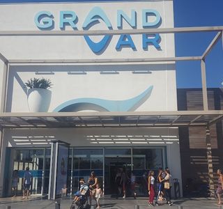 Centre Commercial Grand Var