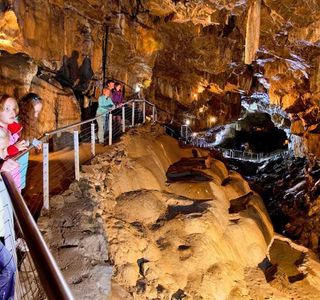 Poole's Cavern & Buxton Country Park