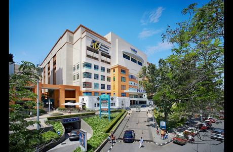 Gurney Plaza