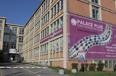 PALACE PLUS