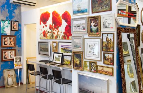 Entourage Exhibit Hall