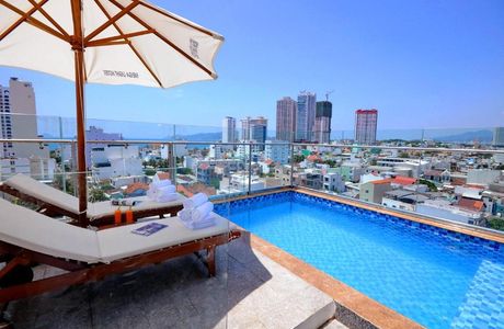 Story Beach & Pool