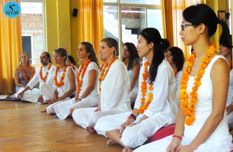 AYM Ayurveda School