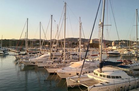 Puerto Deportivo Roda De Bara