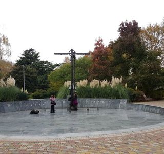 Fountain Dva Yakorya