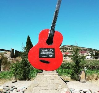 Monument to Band Kino