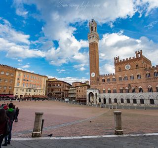 Piazza IV Novembre (Piazza del Comune)