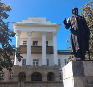 Памятник М. И. Калинину