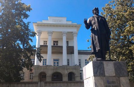 Памятник М. И. Калинину