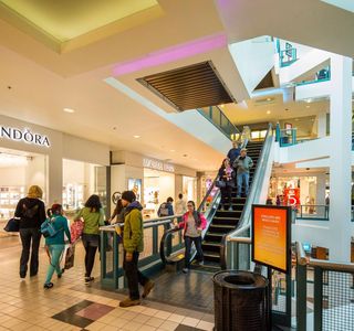 Anchorage 5th Avenue Mall