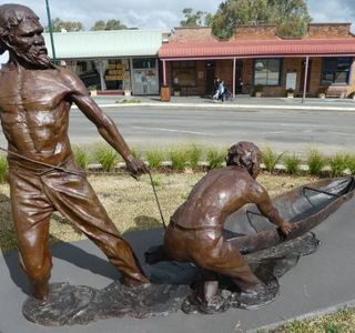 Yarri and Jacky Jacky Sculpture