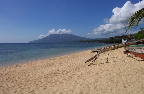 Poctoy White Beach