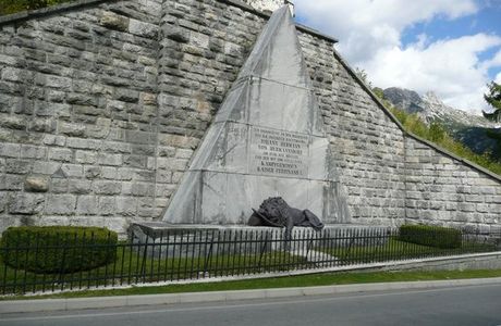 Denkmal Am Predilpass