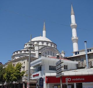 Izzet Pasa Camii