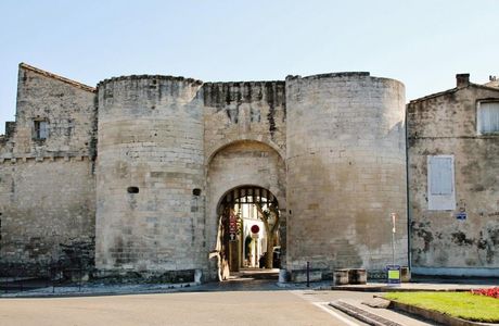 Porte Condamine Tarascon City Gate