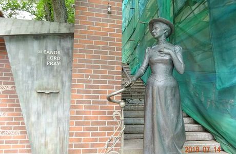 Monument to Eleanor Prey