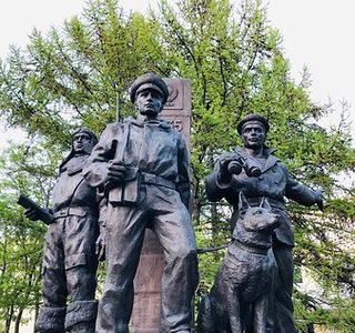 Monument to The Frontier Guards of Arctic