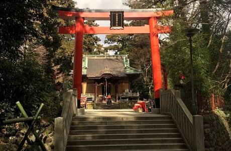 Shirasasainari Shrine