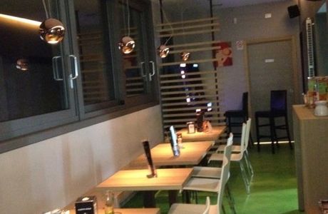Goon Docks Bar